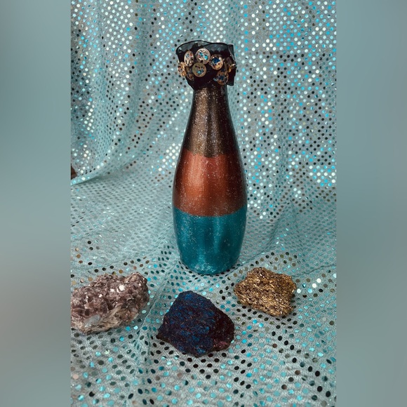 Handcrafted Cosmic Elements Bottles &Pillow 2-Sided GrapeScented Glow InDark Set - Picture 7 of 16